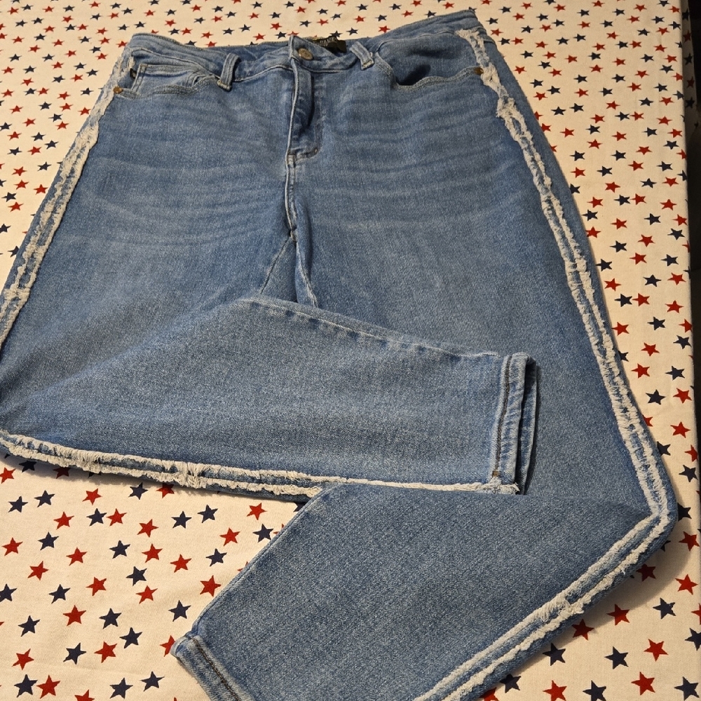 Judy Blue Light Blue Straight Leg Jeans